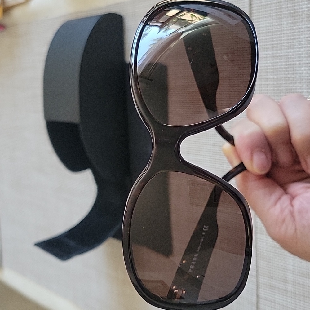 Prada Small 130 🕶 sunglasses - Picture 14 of 14